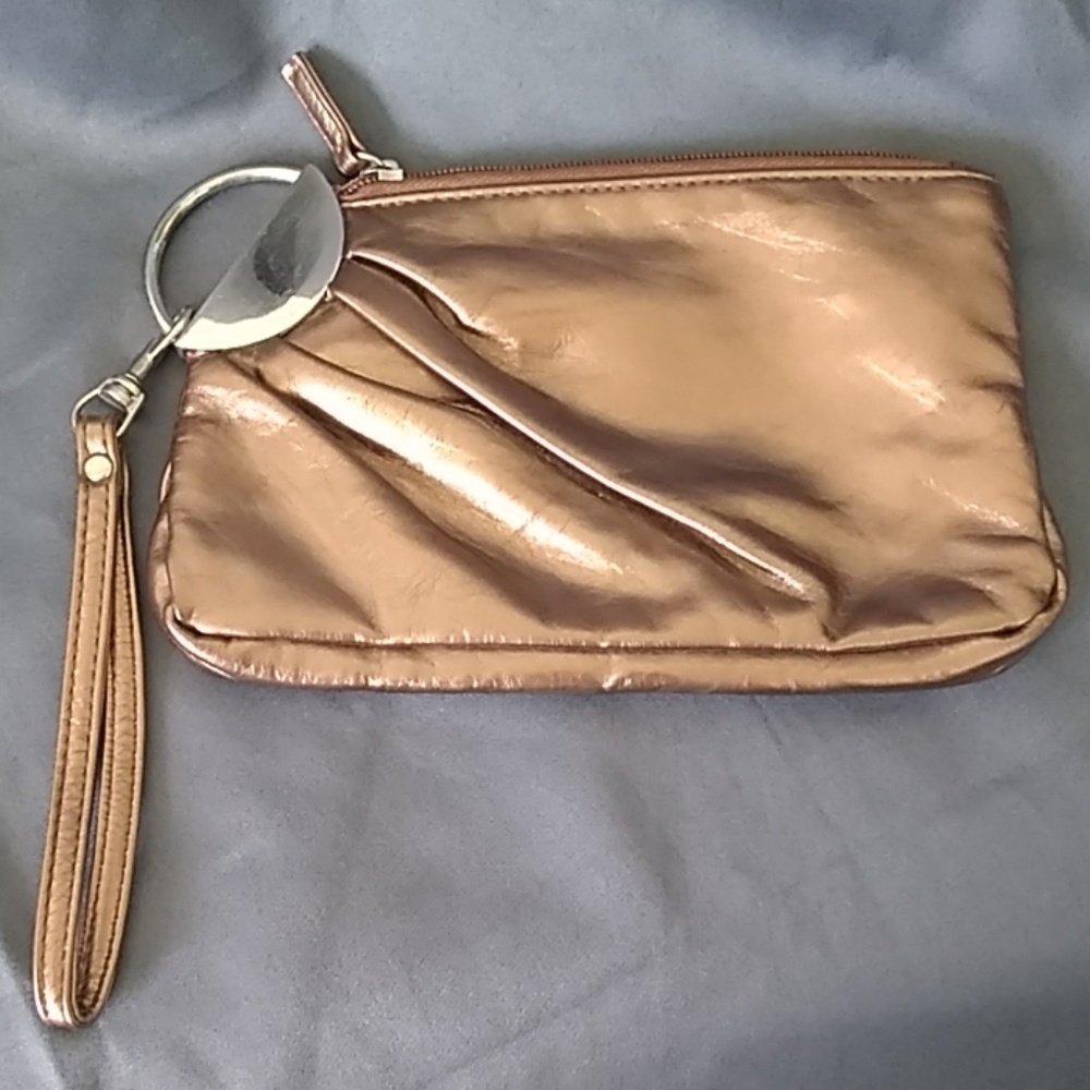 FINAL MARKDOWN LADIES' LuLu Metallic Wristlet